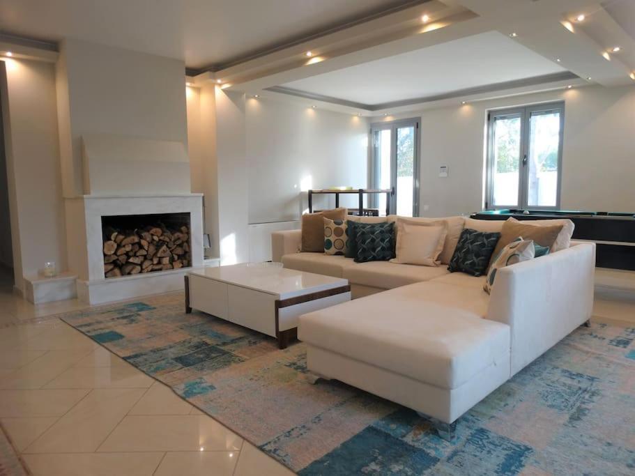 The White House Beach Villa Рафіна Екстер'єр фото